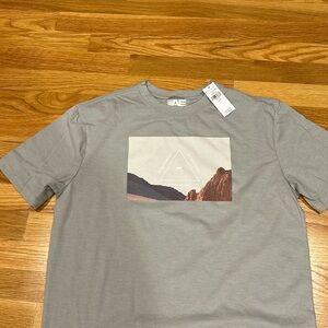 NWT Men’s American Eagle Tshirt - size small
